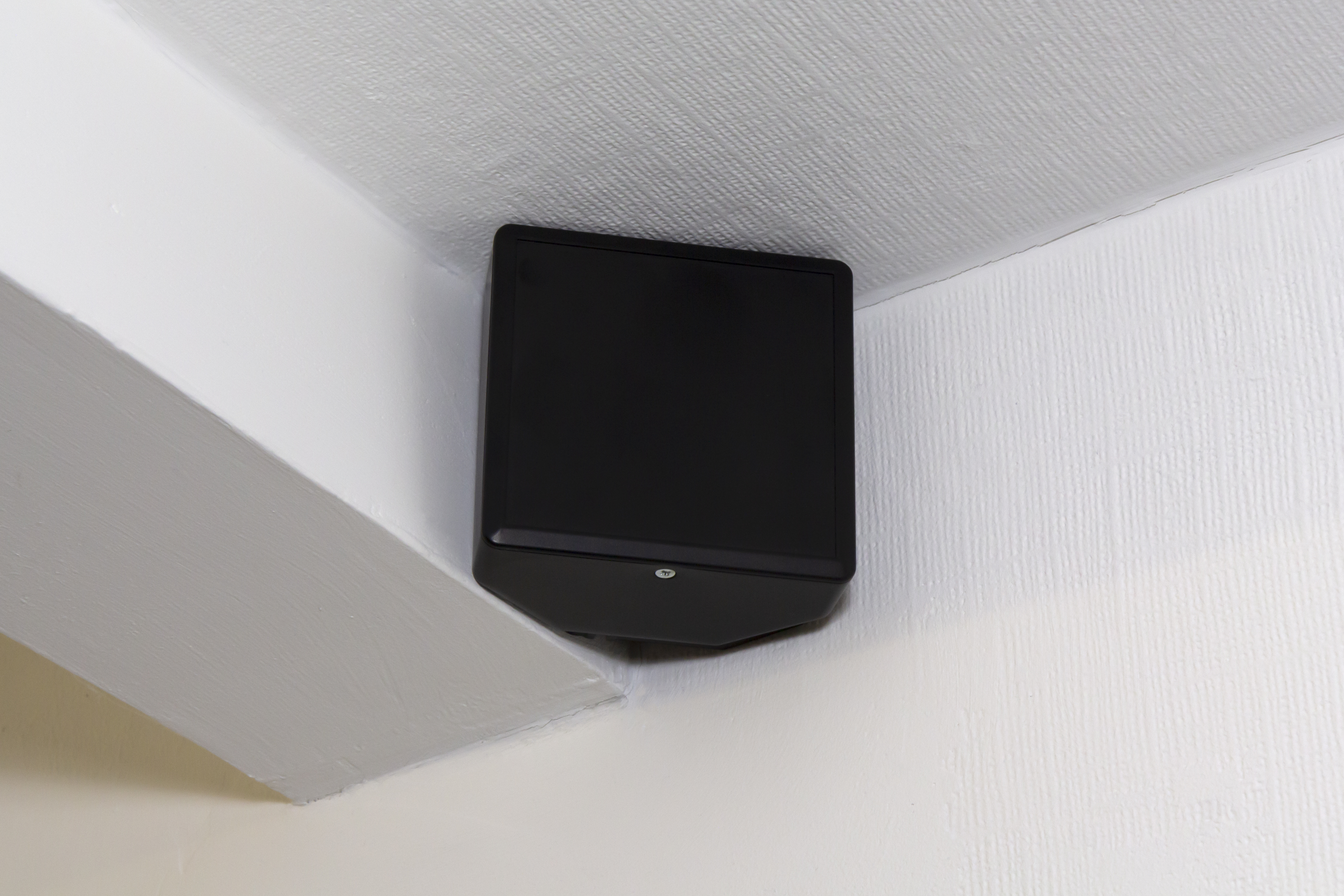 1500 Series Corner mount enclosure